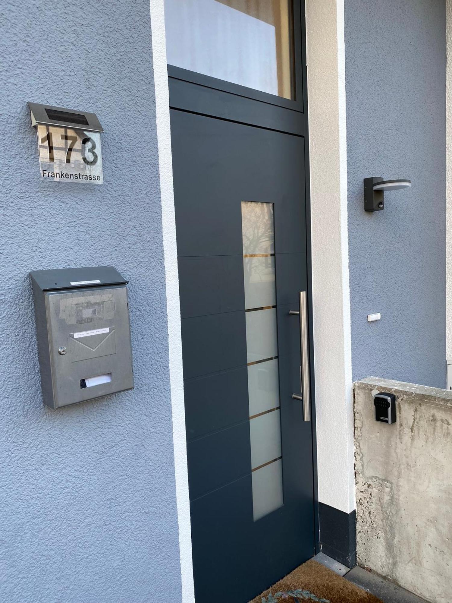Schoene, Moderne Wohnung Mit Grosszuegiger Terasse Essen Buitenkant foto