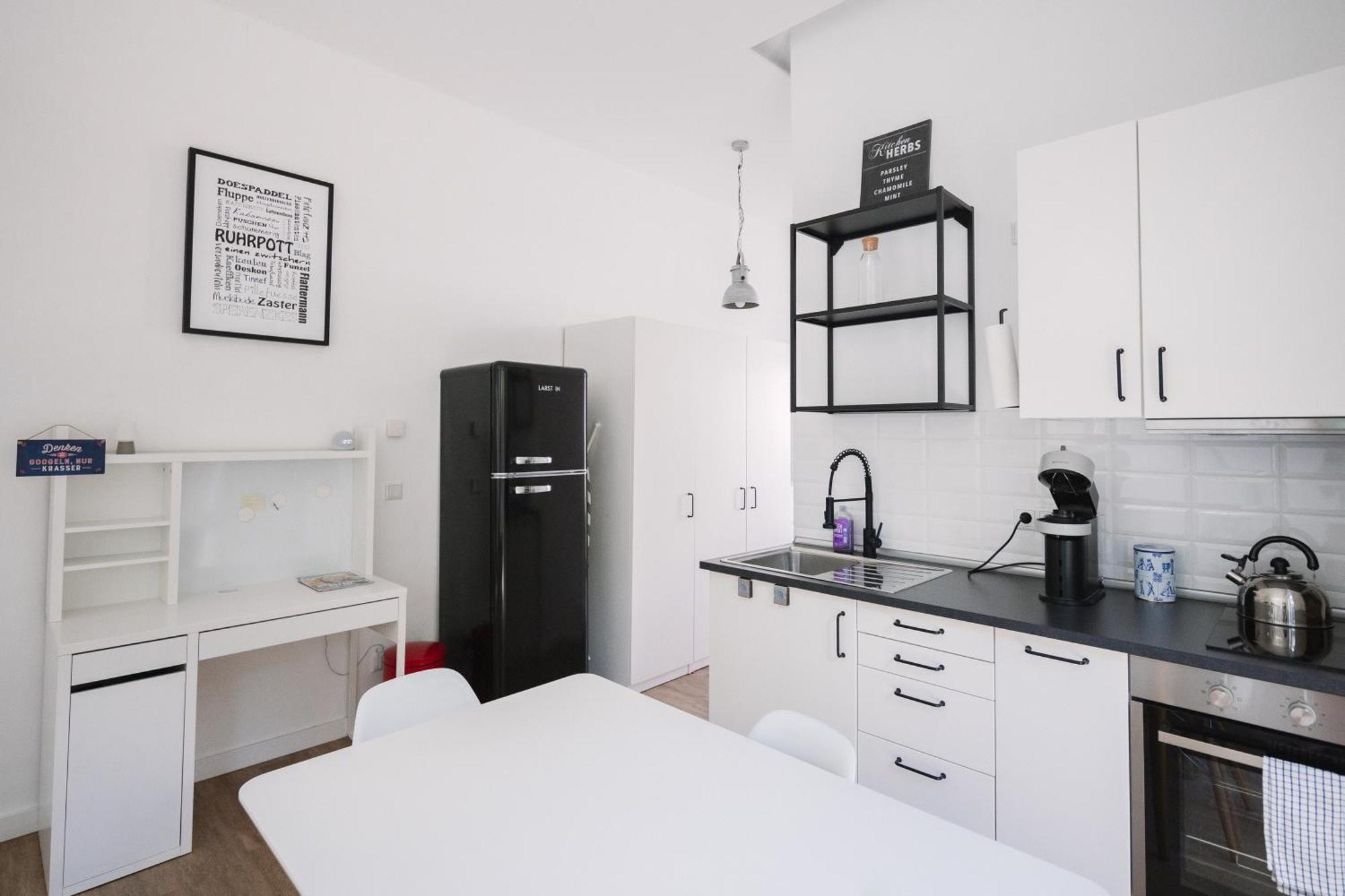 Schoene, Moderne Wohnung Mit Grosszuegiger Terasse Essen Buitenkant foto