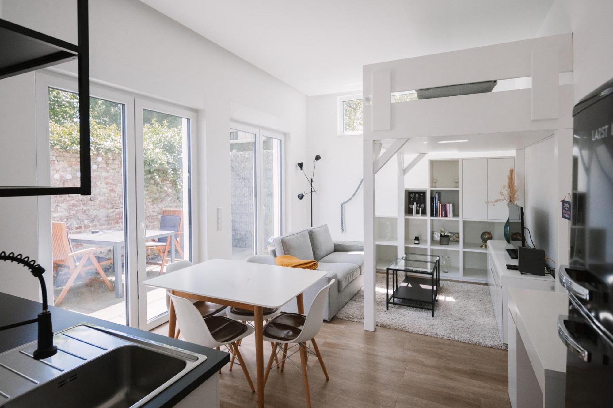 Schoene, Moderne Wohnung Mit Grosszuegiger Terasse Essen Buitenkant foto